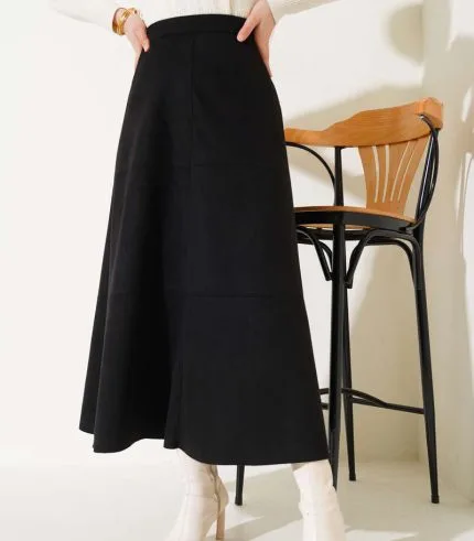 Fermuarlı süet kloş etek siyah renk, zarif bayan giyim kombini