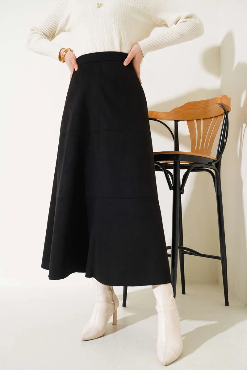 Fermuarlı süet kloş etek siyah renk, zarif bayan giyim kombini